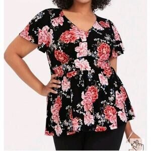 Torrid Womens 2X (2) Floral V-Neck Babydoll Top Short Sleeve Feminine Coquette